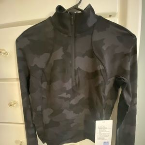 NWT lululemon Its Rulu Run Cropped 1/2 zip sz 6 black camo